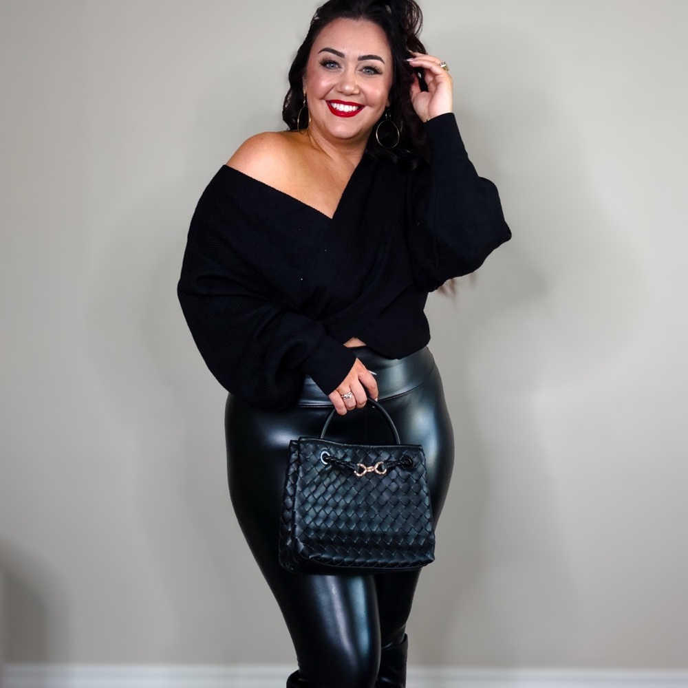 Faux leather leggings size large - Picture 2 of 3